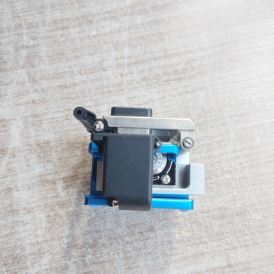 High Precision Optical Fiber Cleaver Kit voor het snijden van 9-16 mm naakte vezels ≤ 0,5° snijhoek