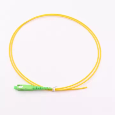 Witte/Gele Pigtail SC/APC G652D Single Mode LSZH 1M Simplex 2.0mm Glasvezel Pigtails